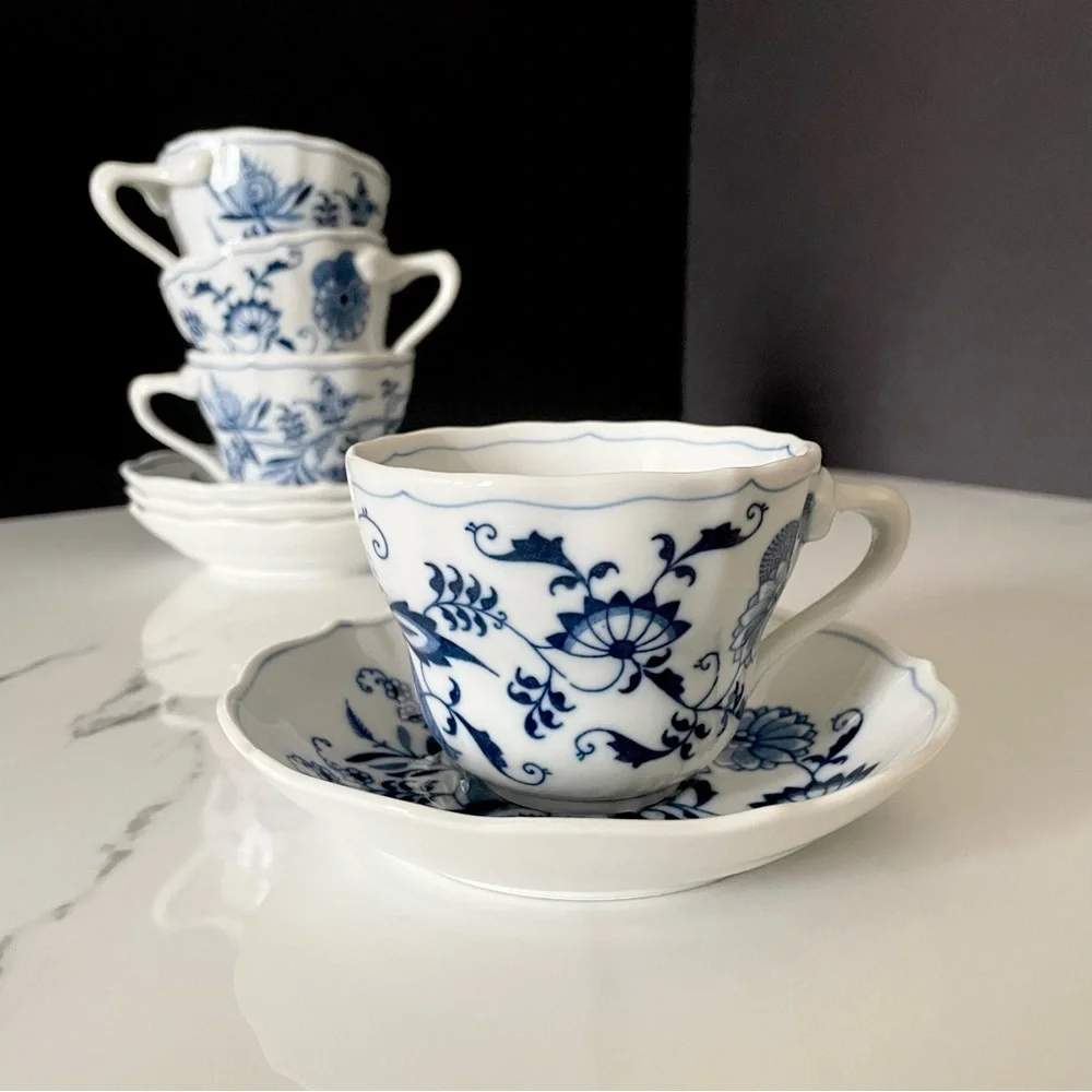SET of 4 Cup & Saucers - Blue Onion Blue Danube